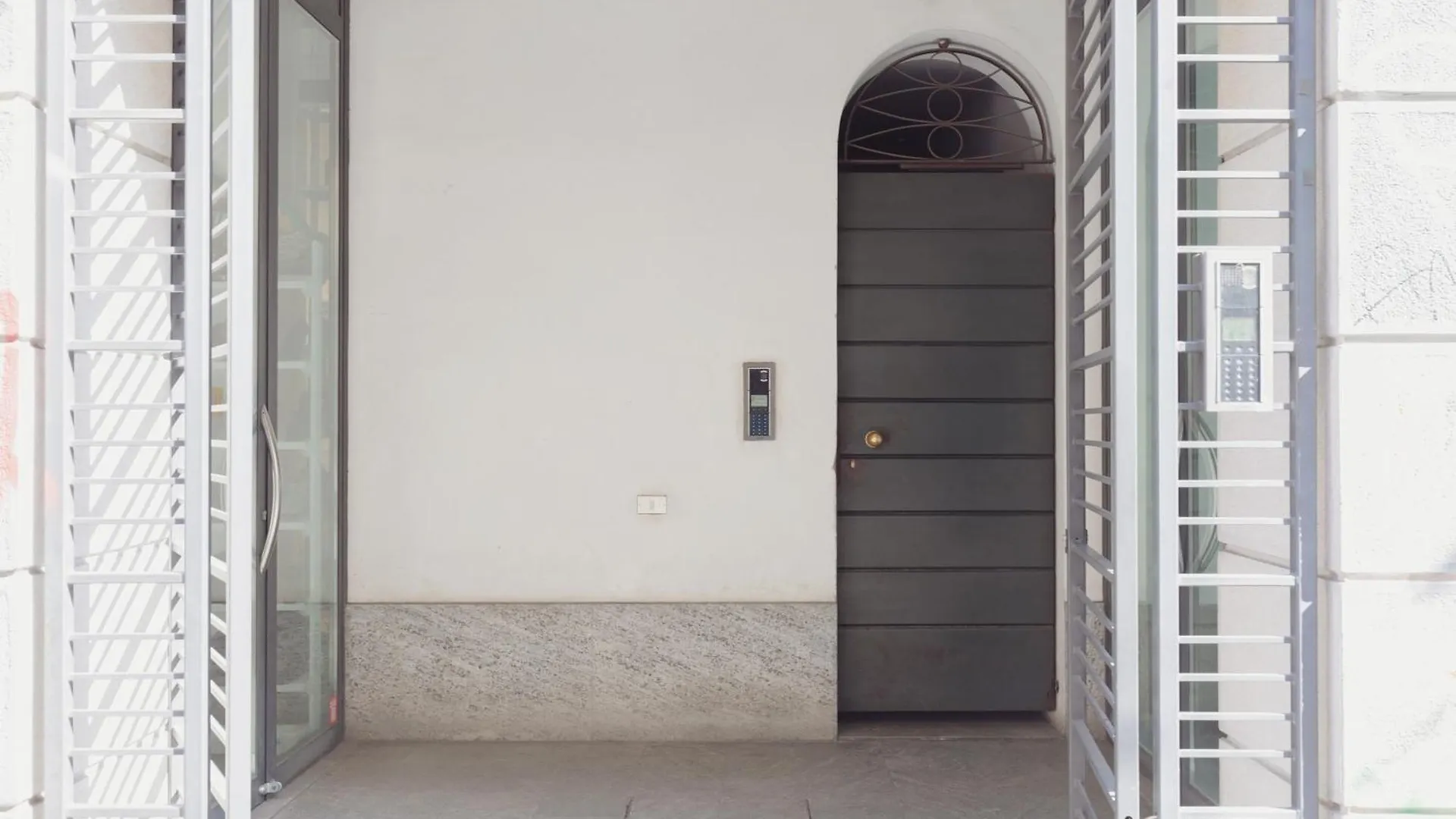 Appartement Gohost - Stylish And Charming Flat Between Navigli And Duomo Milaan