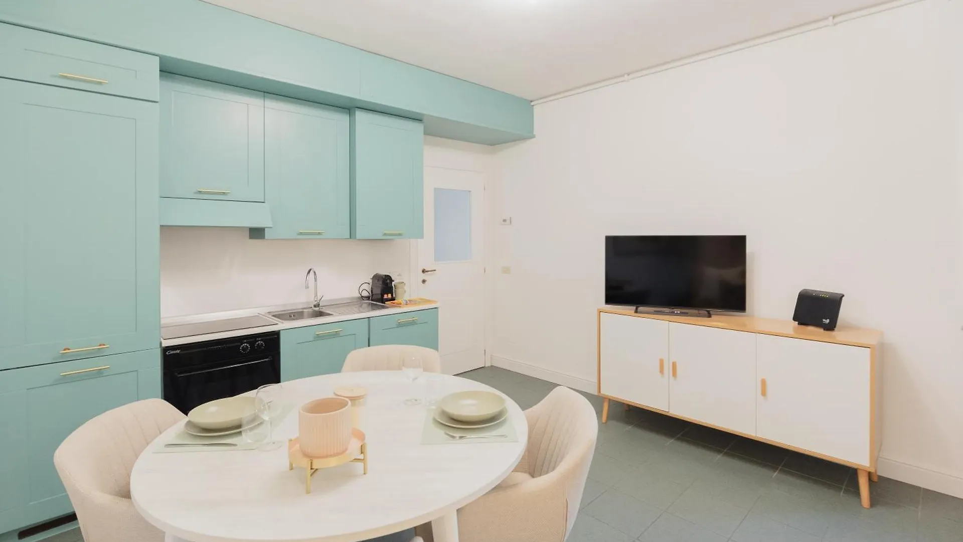 Gohost - Stylish And Charming Flat Between Navigli And Duomo Mailand 0*,